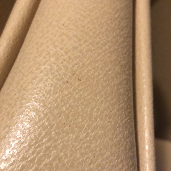 Vintage Gucci Beige Convertible Leather Crossbody Handbag with extra Beige Knob - Picture 14 of 16